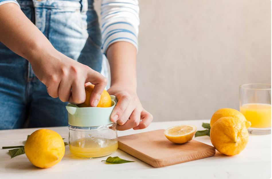 Lemon Water in the Morning, Health Benefits and Side Effects Explained